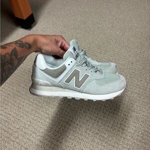 New Balance Women's Light Gray Sneakers